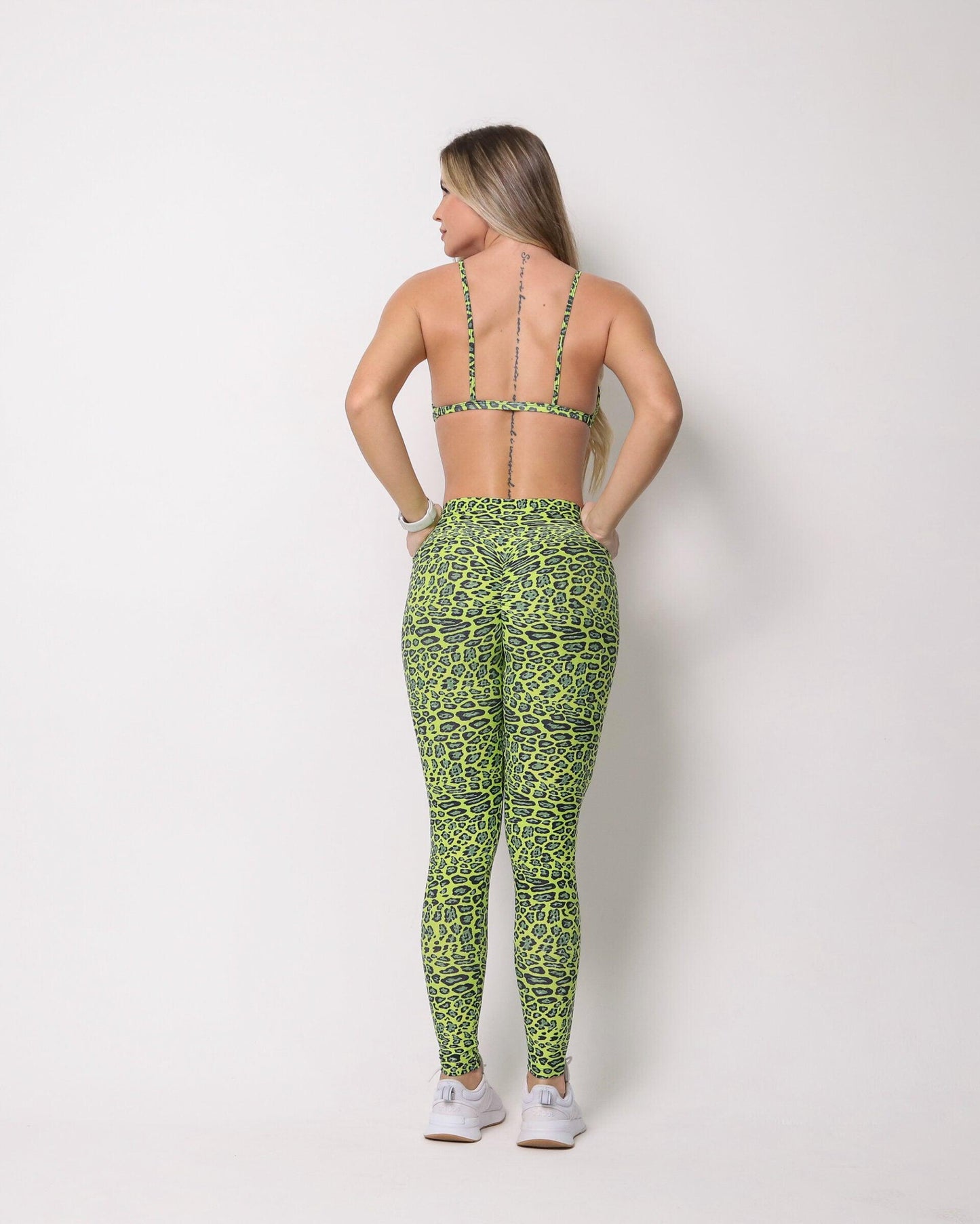 Conjunto Legging Empina Bumbum Savana + Top Angie