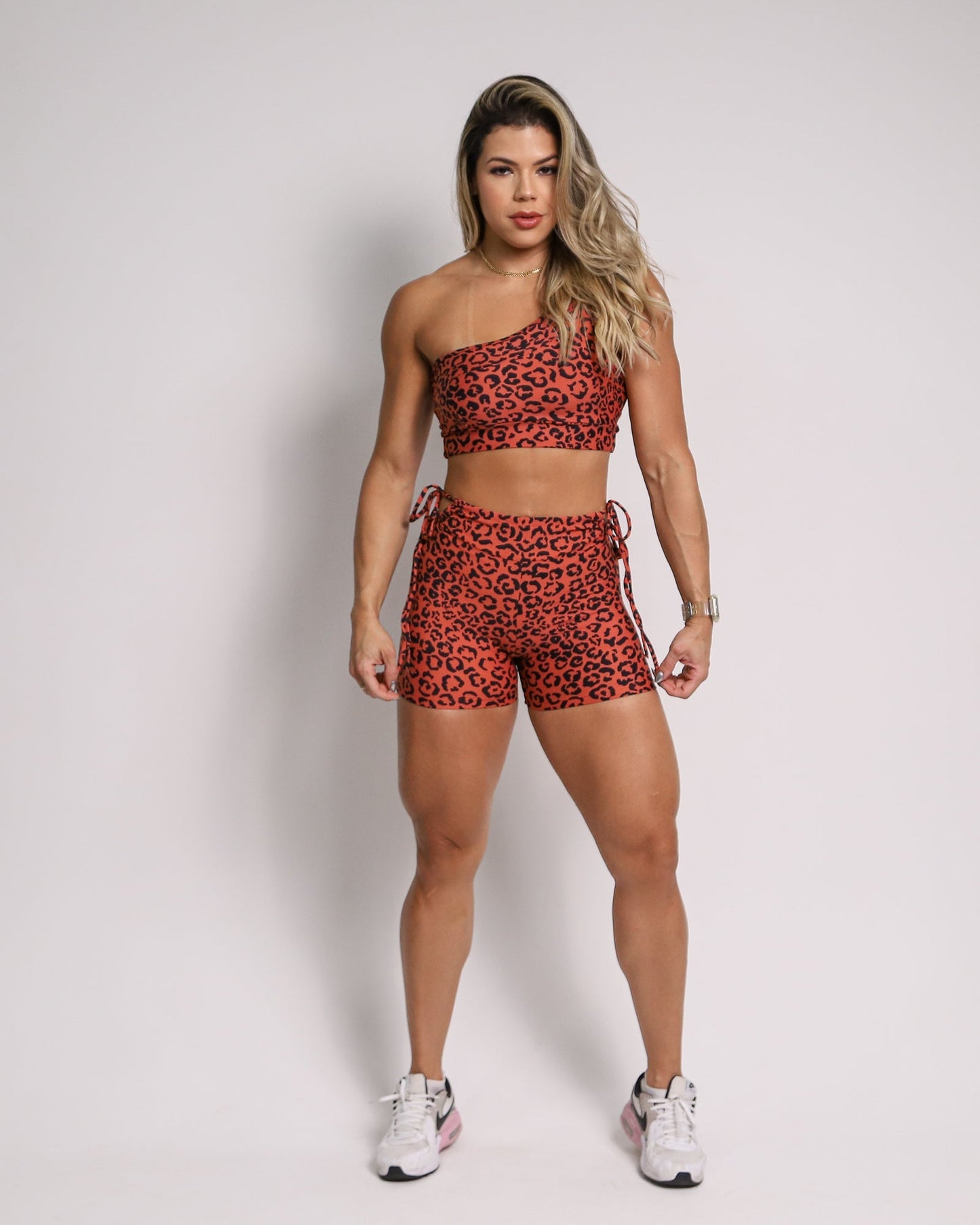 Conjunto Short Empina Bumbum Ajuste Onça Colors + Top Paloma