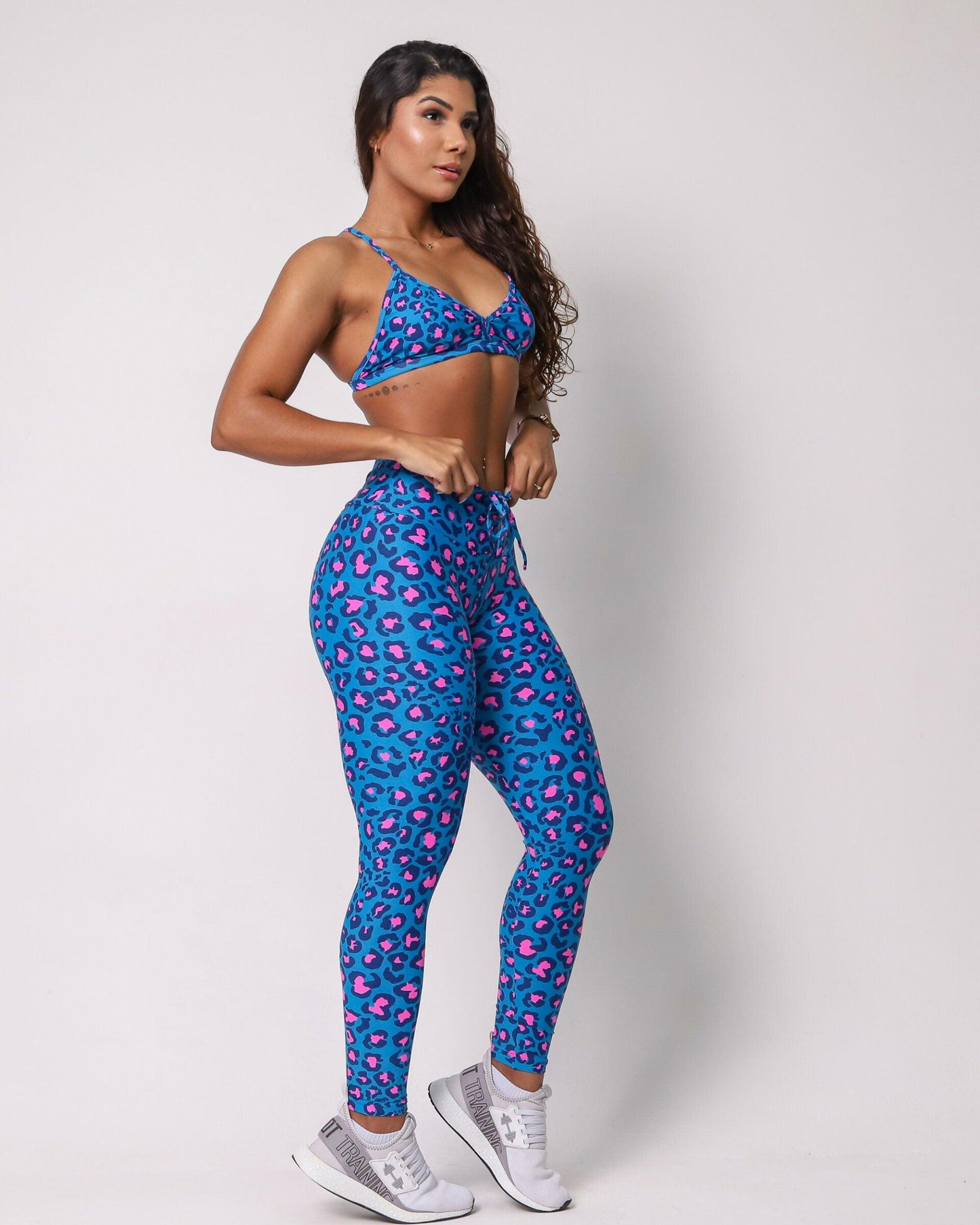 Conjunto Legging Empina Bumbum Savana + Top Angie